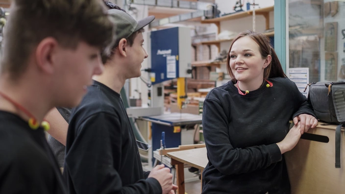 3 Auszubildende im Gespräch